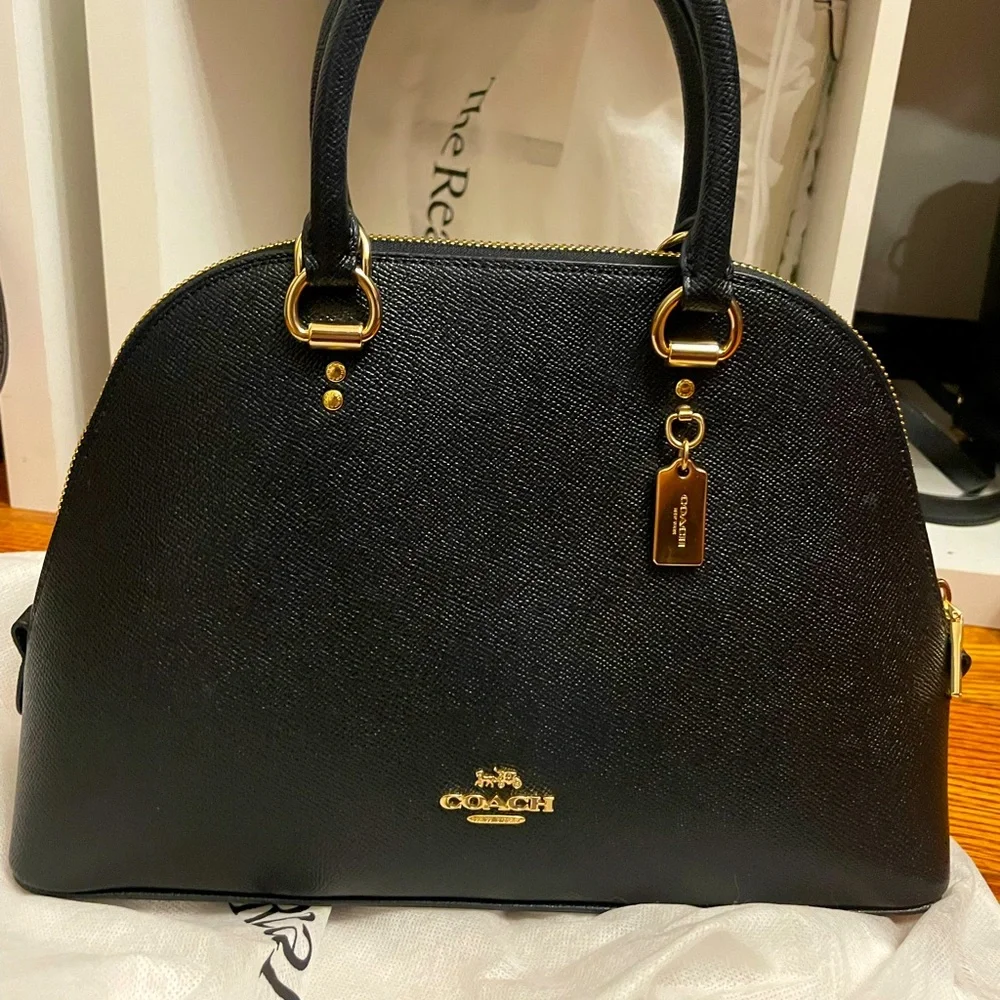 Beautiful Black and Gold Coach Bag Crossbody - Picture 9 of 11